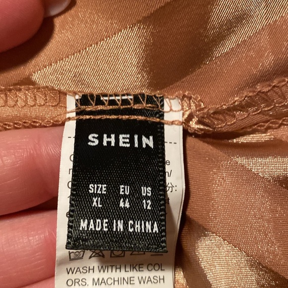 SHEIN Rose Gold/Coral Flowy Wrap Dress - Picture 3 of 4